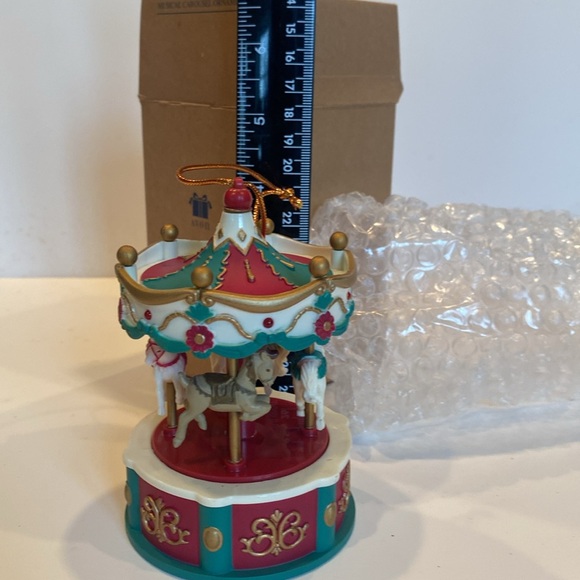 NIB and Vintage 1996 Avon Gift Collection Musical Carousel Ornament - Picture 3 of 3